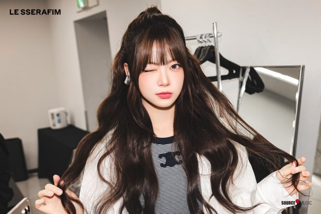 250706 LE SSERAFIM - 2025 LE SSERAFIM TOUR "Easy Crazy Hot" في اليابان (رسم صور - هونغ Eunchae)