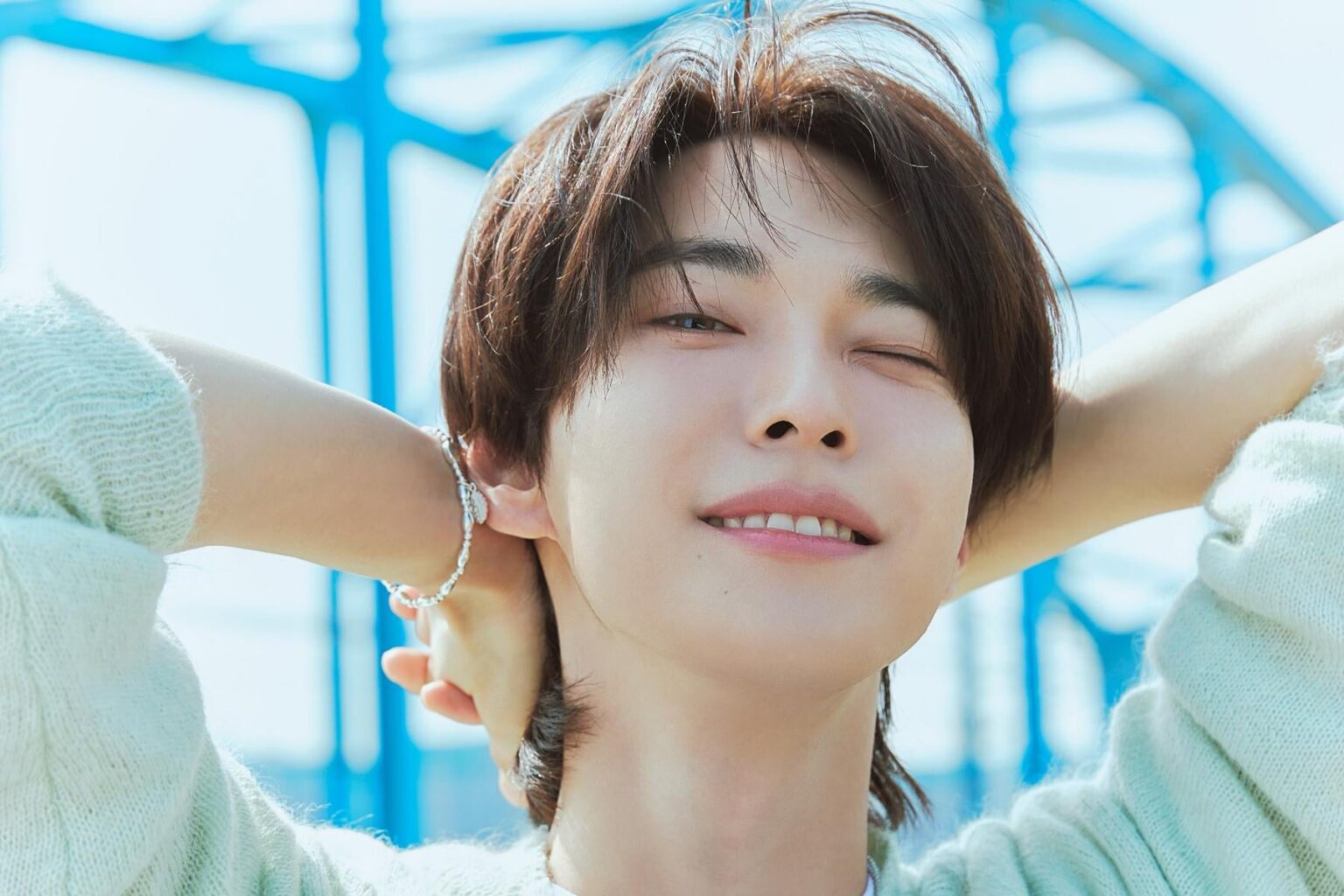 يتبرع Doyoung من NCT 100 مليون وون لمساعدة الأطفال والمراهقين المحتاجين