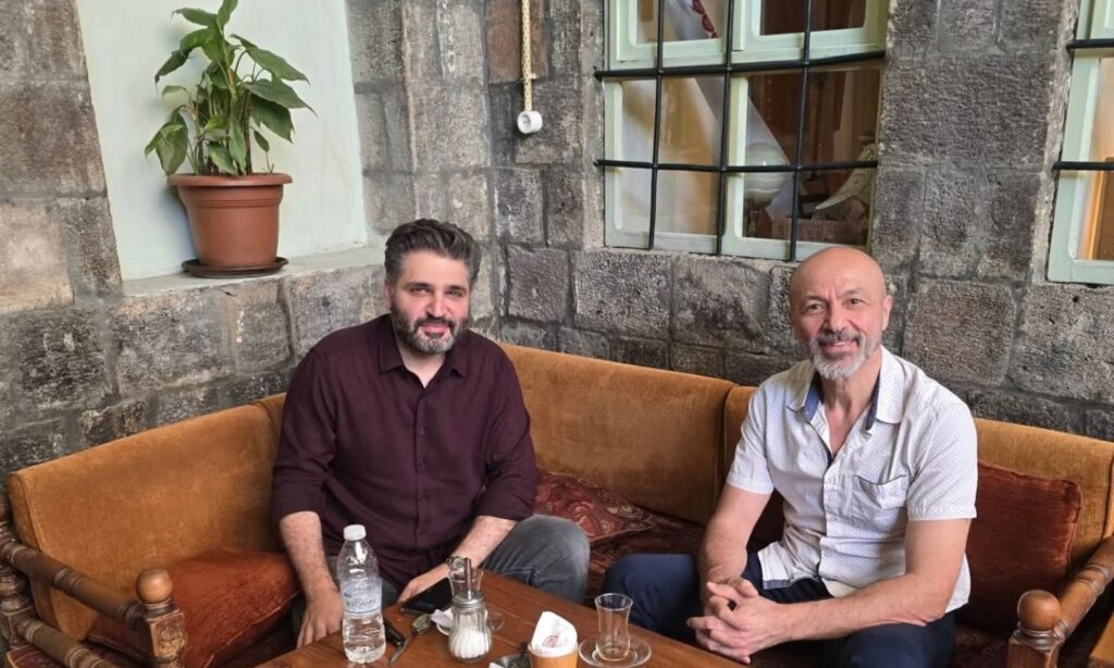 مدير المؤسسة العامة للسينما الفنان جهاد عبده يقول إن جهود المؤسسة ما زالت جارية لفهم حيثيات قرار وزارة الأوقاف المعنى بإخلاء عقار سينما "الكندي" - 12 تموز 2025 (جهاد عبده/ فيسبوك)