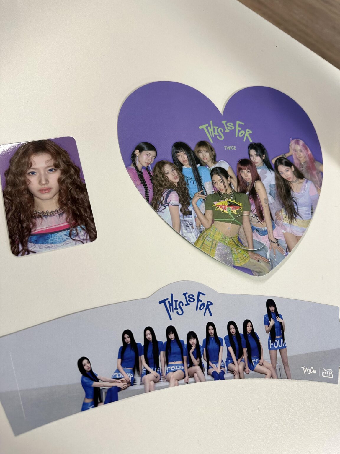 توقف بواسطة Kpop Nara في شيكاغو اليوم وسجل هذه الهدايا المجانية المذهلة! الآن أنا فقط بحاجة إلى قرص مضغوط وفينيل موقّعين للحصول على ...