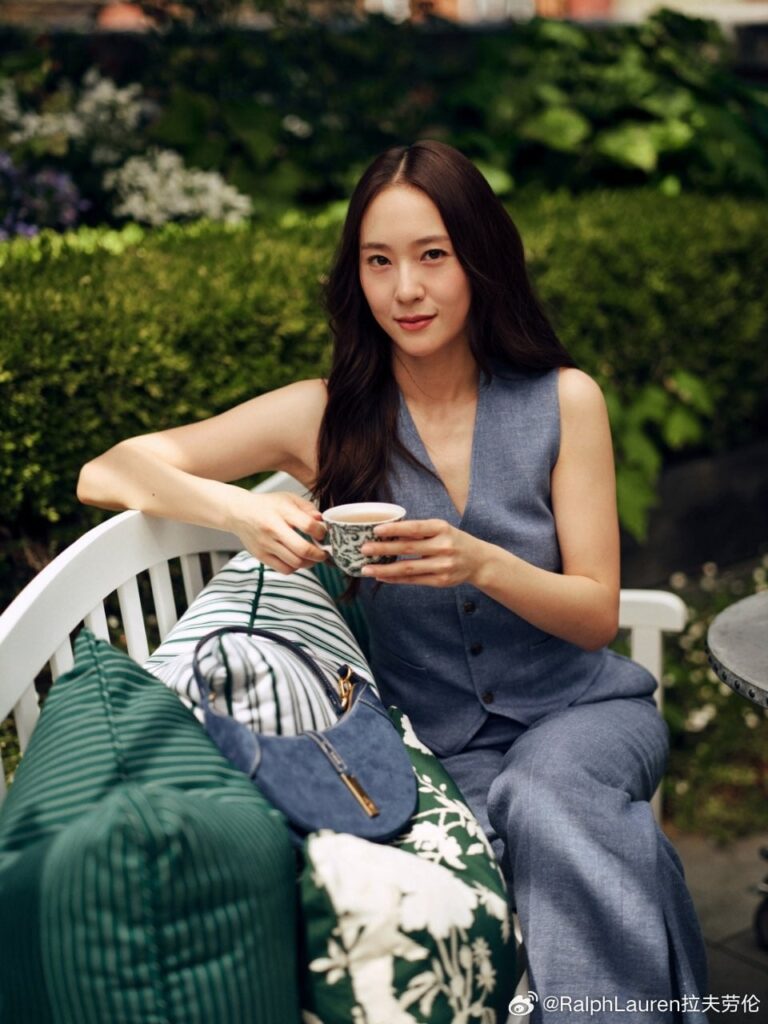 كريستال يونغ كريستال يونغ