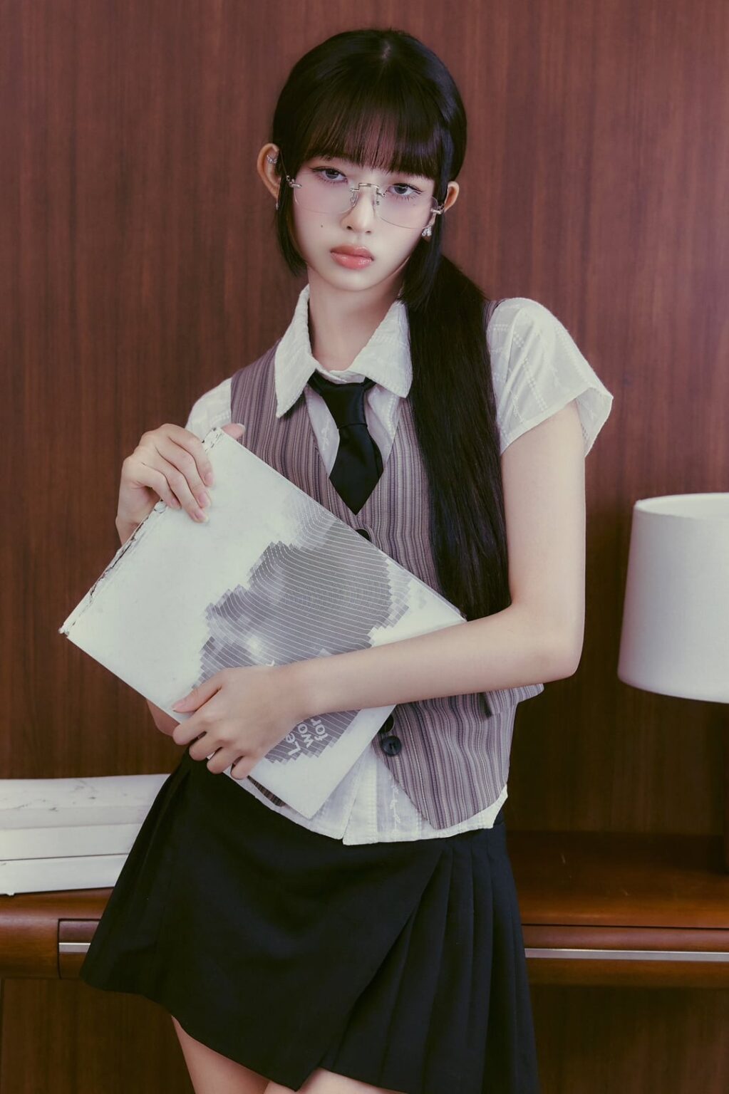 250701 IVE - اليابان 3rd EP: BE MEAR (Concept Photo 3 - Rei & Wonyoung)