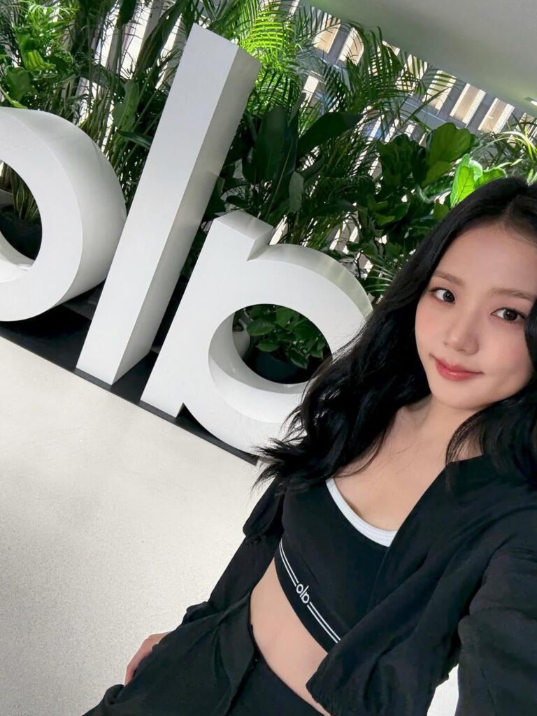 250702 تحديث JISOO IG