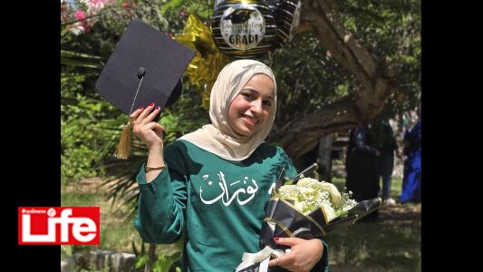 ’لايف العربية’ تهنئ الكاتبة نوران عوض بمناسبة تخرجها في كلية الصيدلة