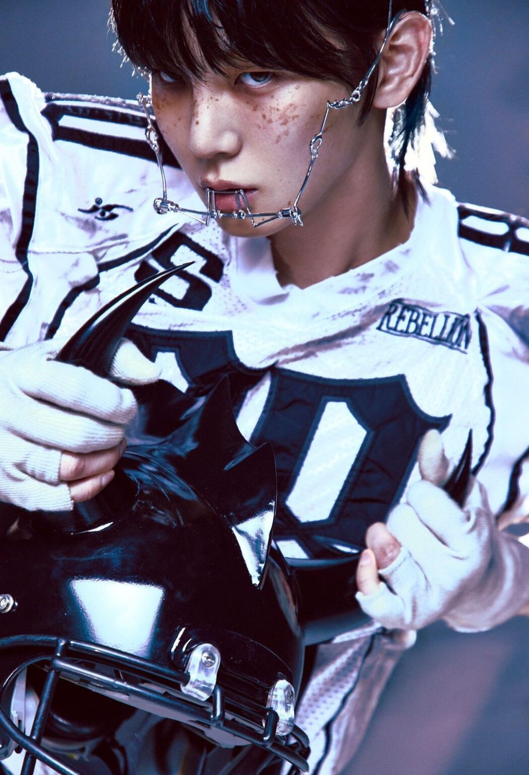 Key (SHINee) - الألبوم الثالث الكامل "Hunter" (Concept Photo #4 - إنه في مدينتك)