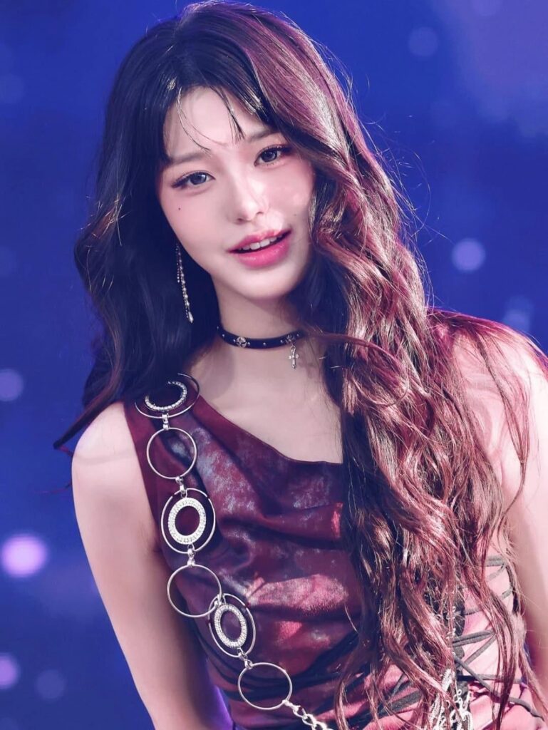 250721 احتلت Wonyoung المرتبة الأولى في كوريا لصناعة الإعلانات التي تهيمن عليها حاليًا بأعلى 20 علامة تجارية