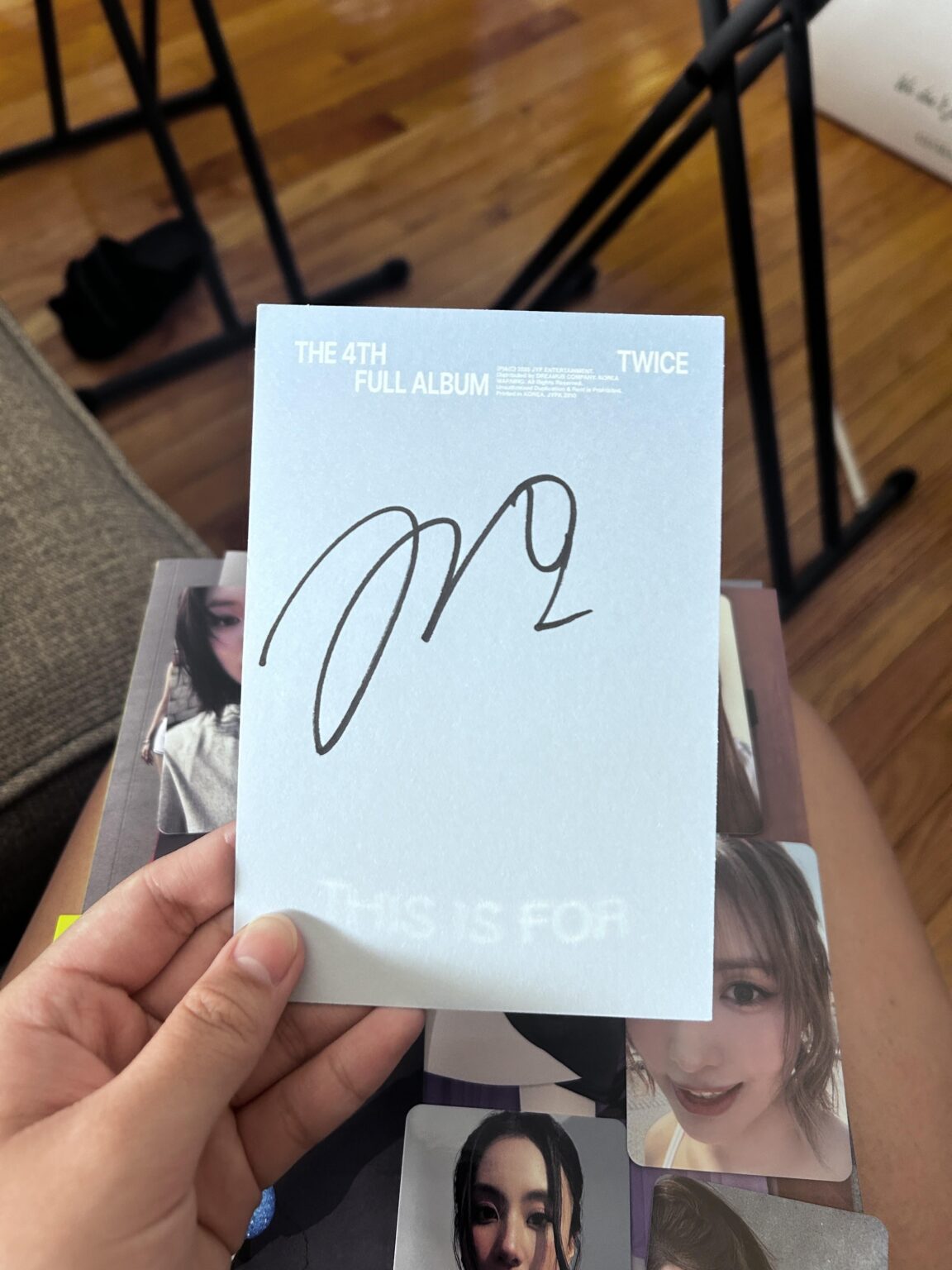 من هو التوقيع هذا؟