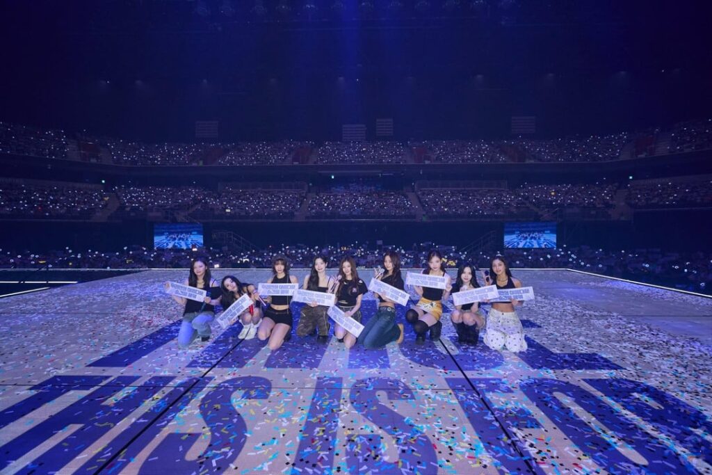 250520 تحديث Instagram - Twice  World Tour - اليوم 2 💜 املأ لحظاتنا الجميلة 💜 لحظات مصنوعة مرة واحدة ، تم صنع الذكريات لتستمر 💜