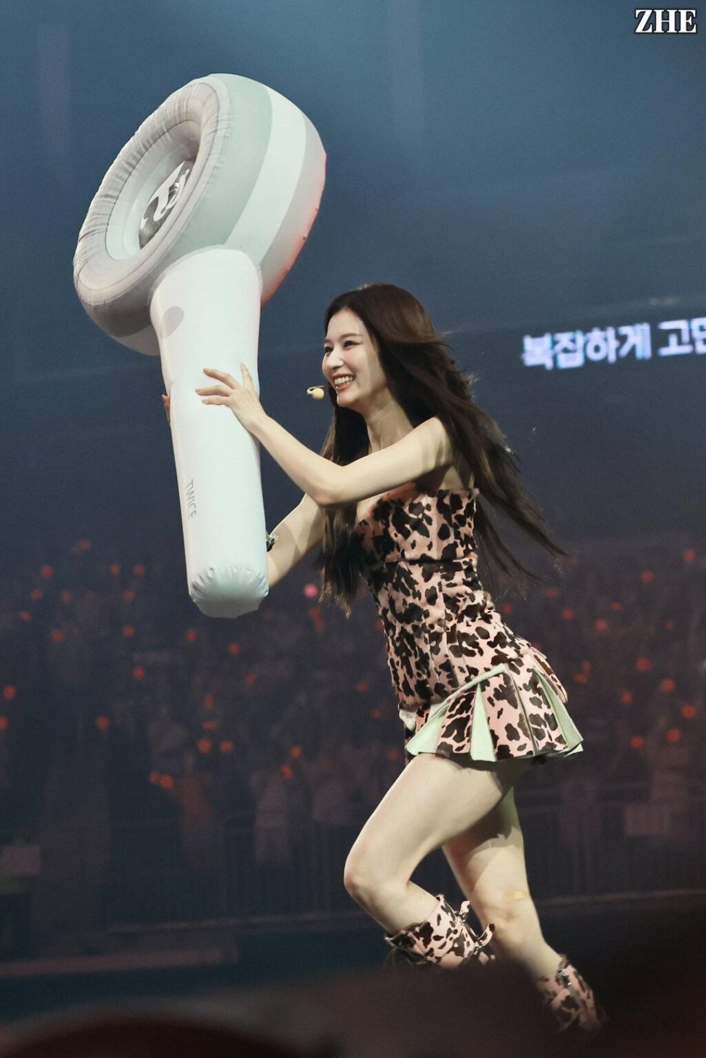 سانا ومومو ، قصة في ثلاثة إطارات