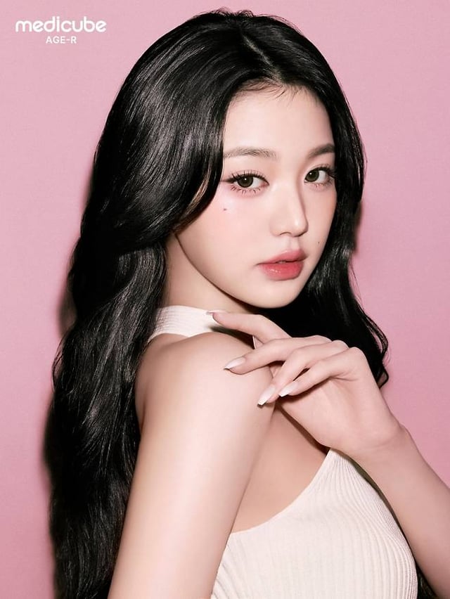 أعلنت 250708 شركة Global Beauty Company رسميًا أنه تم اختيار Wonyoung كنموذج جديد لـ Medicube Age R