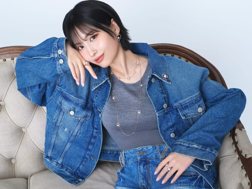 250706 Tasaki - "Momo يعرض الجمال الحديث للهتافات."