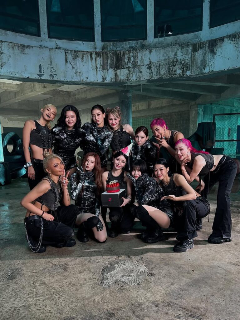 250707 UWA Kitadera Instagram Update - 😭💚💚🙏🏻 (الفذ. Nayeon ، Jeongyeon ، Momo ، Sana & Jihyo)