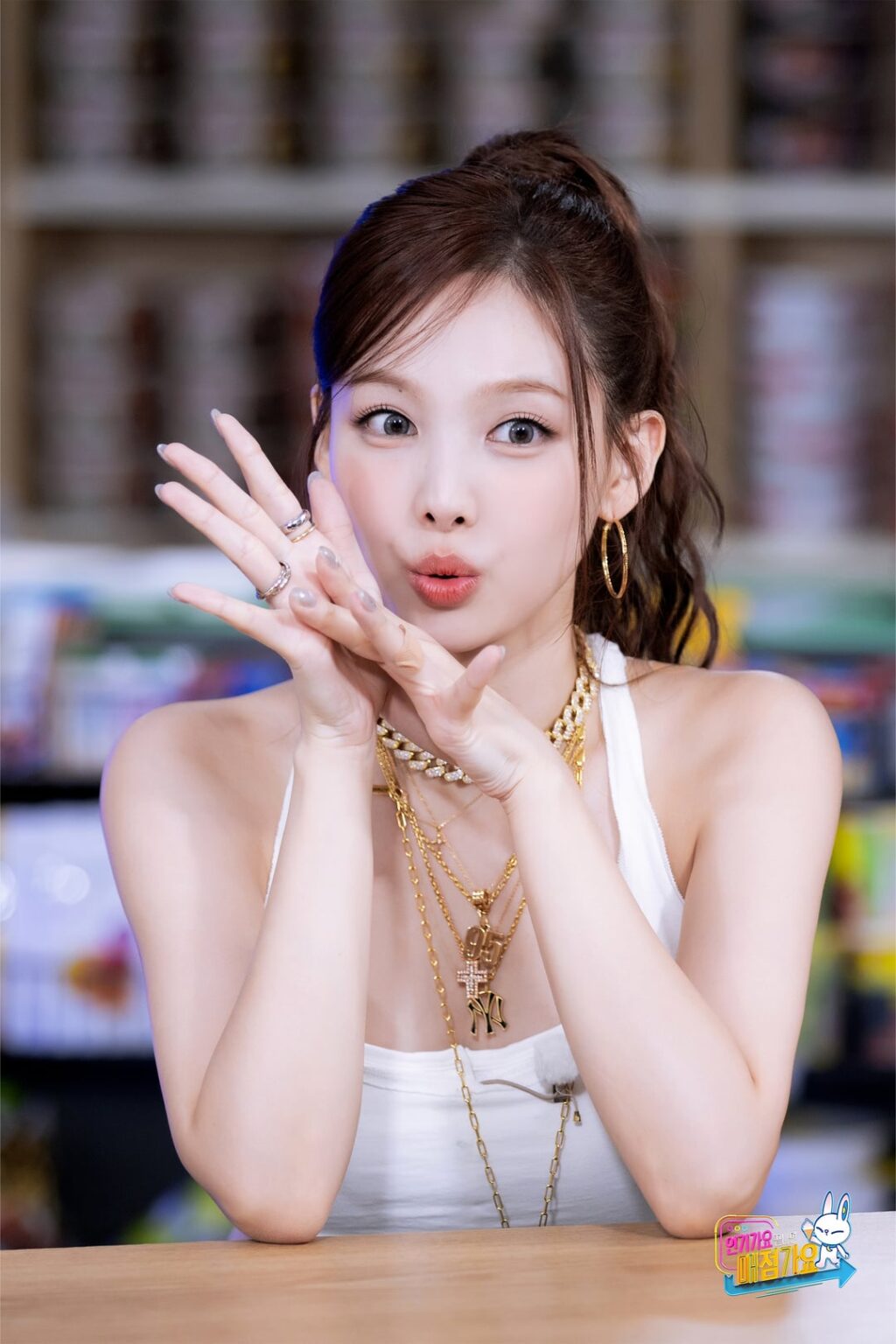 250723 SBSKPOP X Inkigayo Twitter Update - Snack Shop ، الضيف الثالث عشر: مرتين | 2025.07.25 قريبا