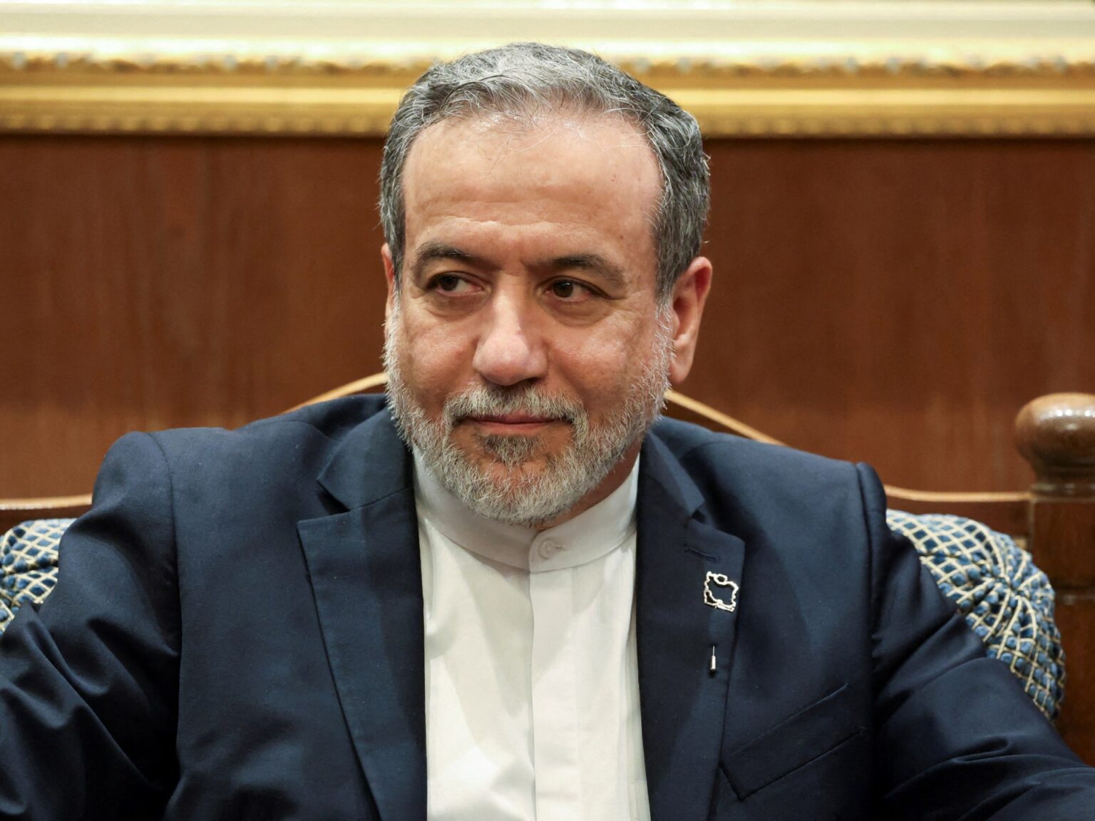 عراقجي يكشف تعرضه لمحاولة اغتيال بقنبلة الشهر الماضي | أخبار