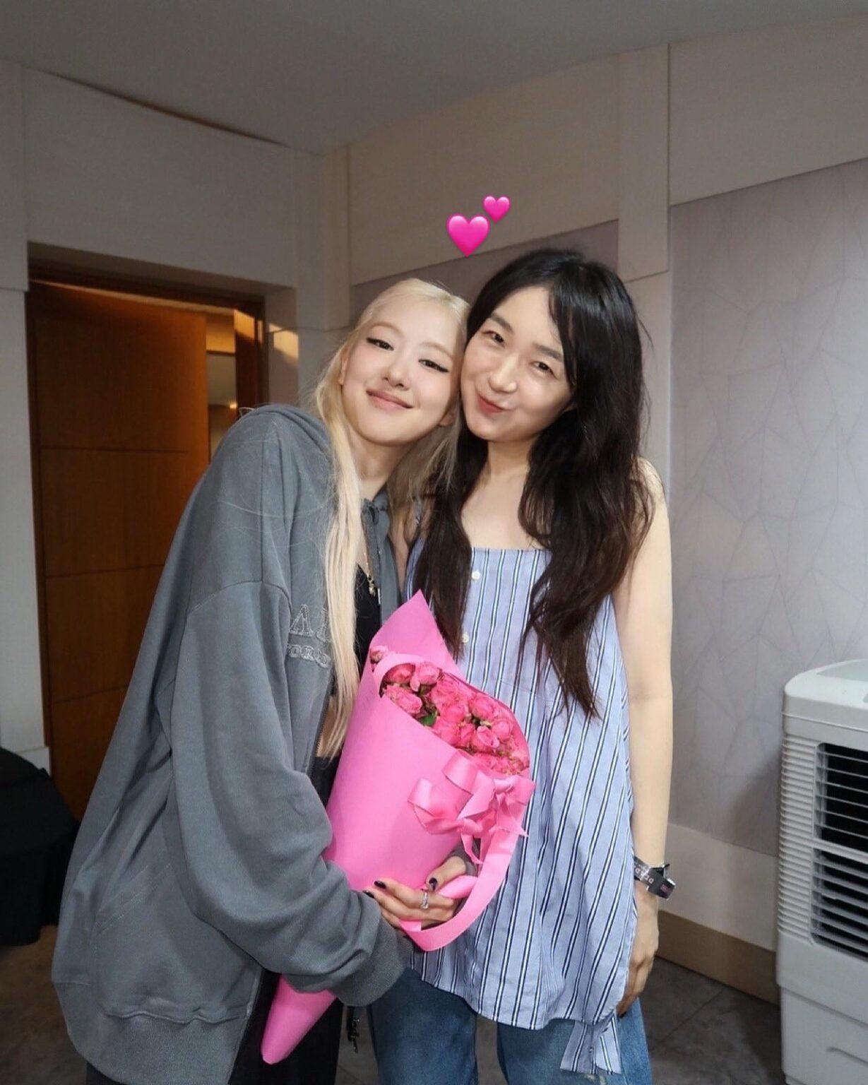 250720 Ityitj IG Update w/ Rosé