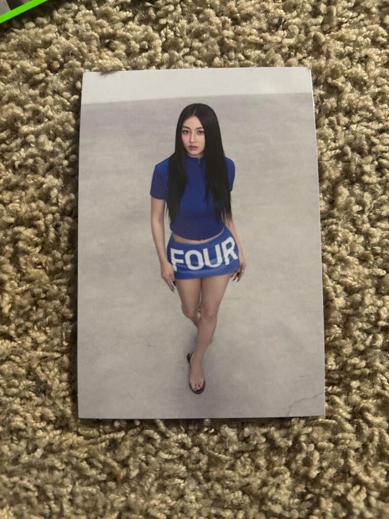 نسي جيهيو التوقيع على بطاقة بريدية 😞