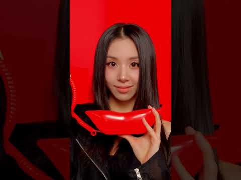 250725 تحديث اليابان على YouTube -مرتين  World Tour في اليابان D -1 Teaser -Momo ، Sana ، Chaeyoung-