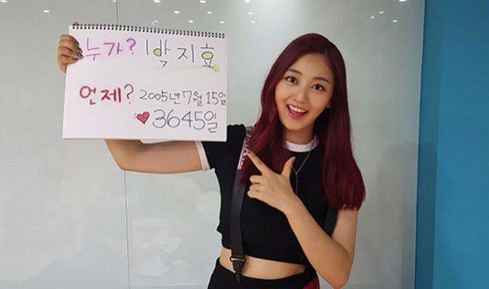 250715 تحديث Twitter Twitter - "اليوم يمثل السنة العشرين منذ انضمام Jihyo إلى JYP Entertainment 🎉❤"