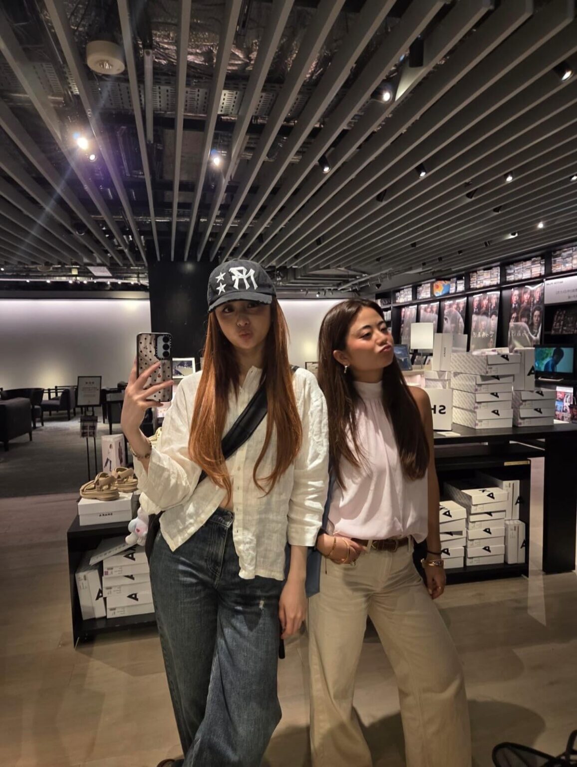 250703 Rachel Huh Instagram Update مع Huh Yunjin