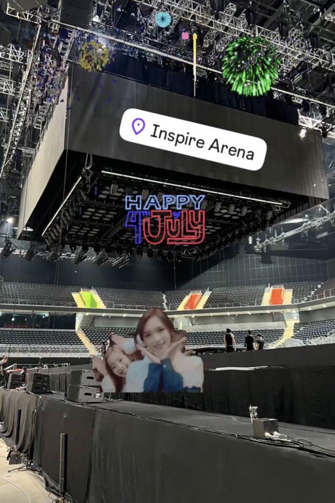 هذا هو لجولة العالم في Sateceon Stage Setup في Arna Inspire Arena