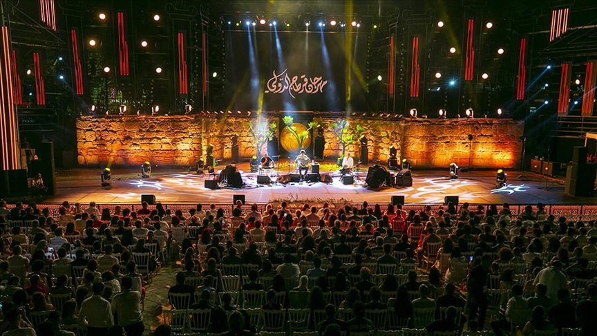 مهرجان قرطاج يلغي حفلا لمغنية فرنسية مؤيدة لإسرائيل