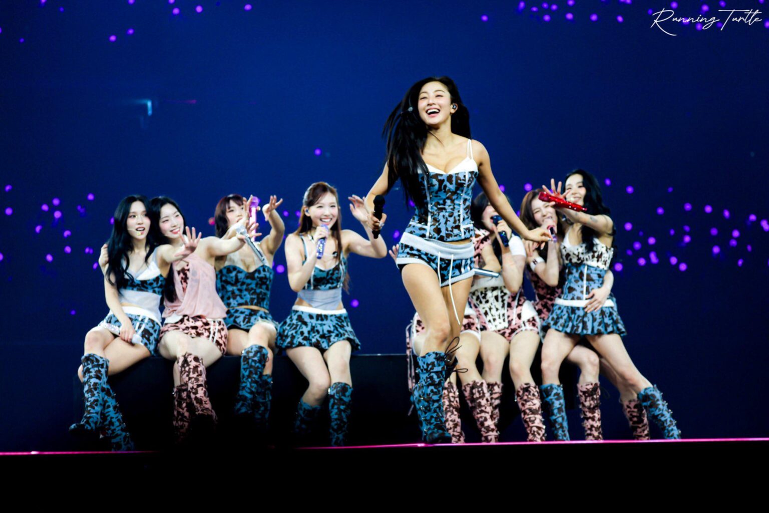 مرحباً جميعاً! هل لدى أي شخص زاوية مختلفة في هذه اللحظة حيث يمكن رؤية كل عضو؟