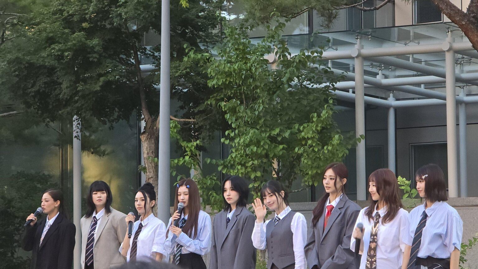 250712 twitter twitter تحديث twitter - مرتين هنا في "هذا هو" من أجل "Mini fanmeeting بعد الأداء الأساسي للموسيقى