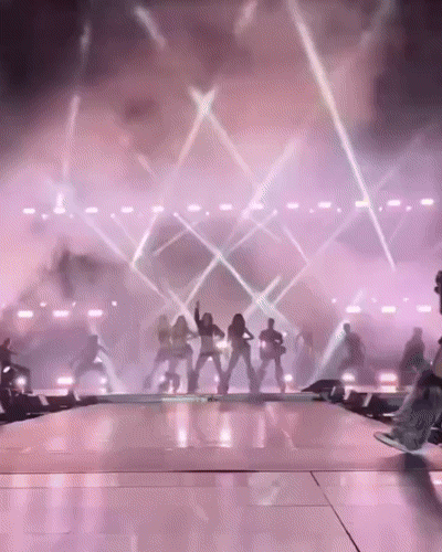 Mina Solak (Manifest)