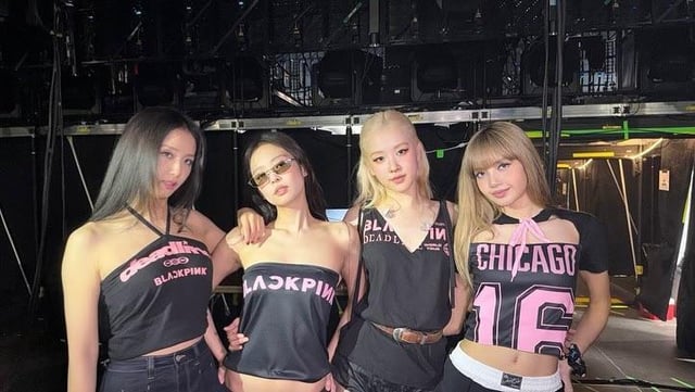 250721 تحديث جيني IG مع الورود