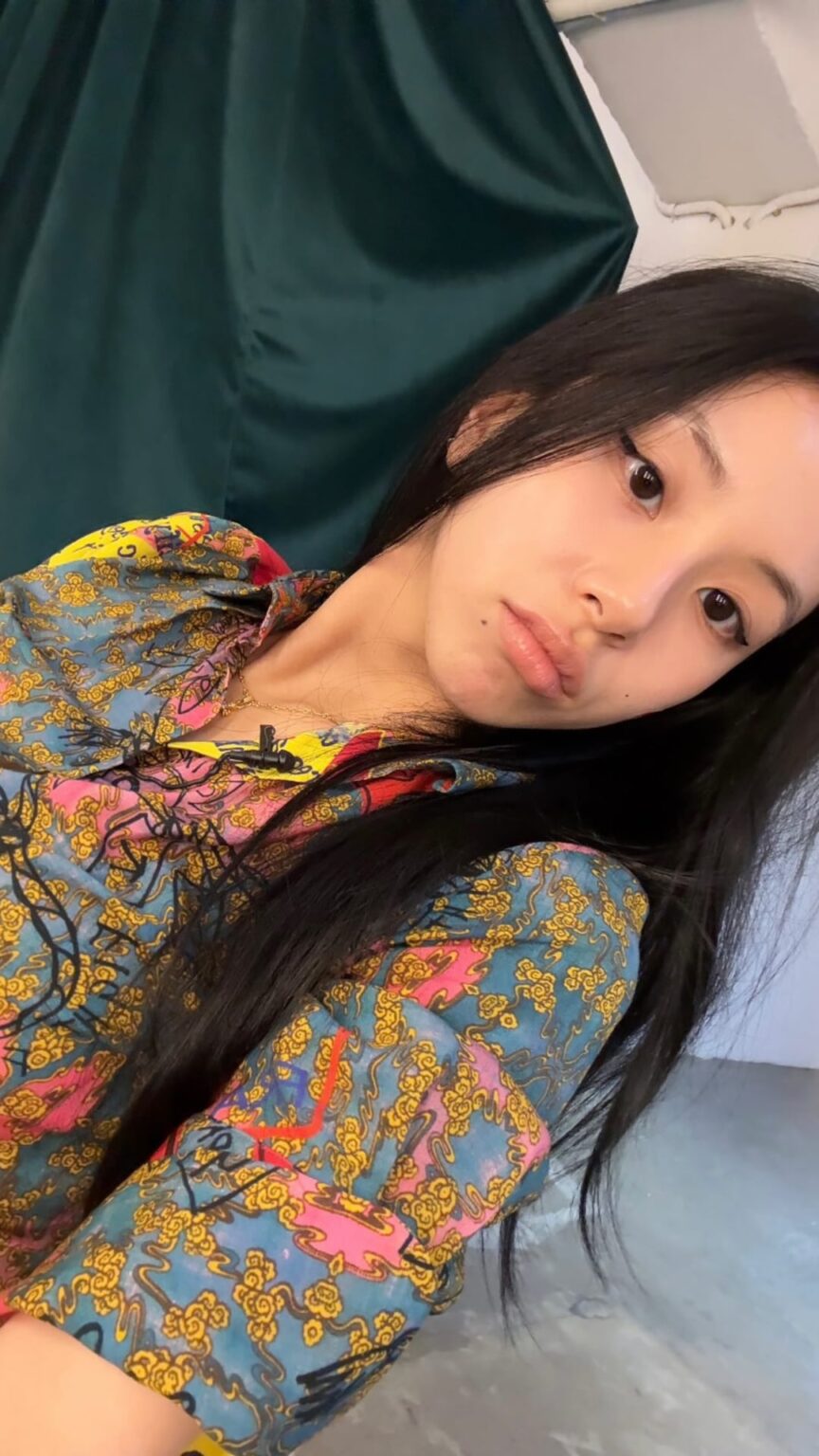 250701 تحديث قصة Chaeyoung Instagram