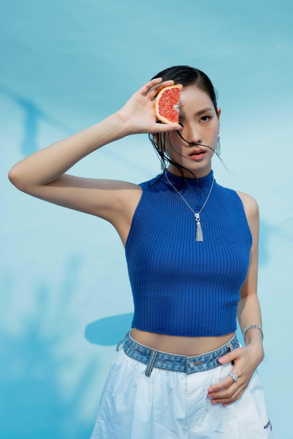250701 تحديث تطبيق Jisoo | [📸] Elle Vol.7 مع كارتييه وراء