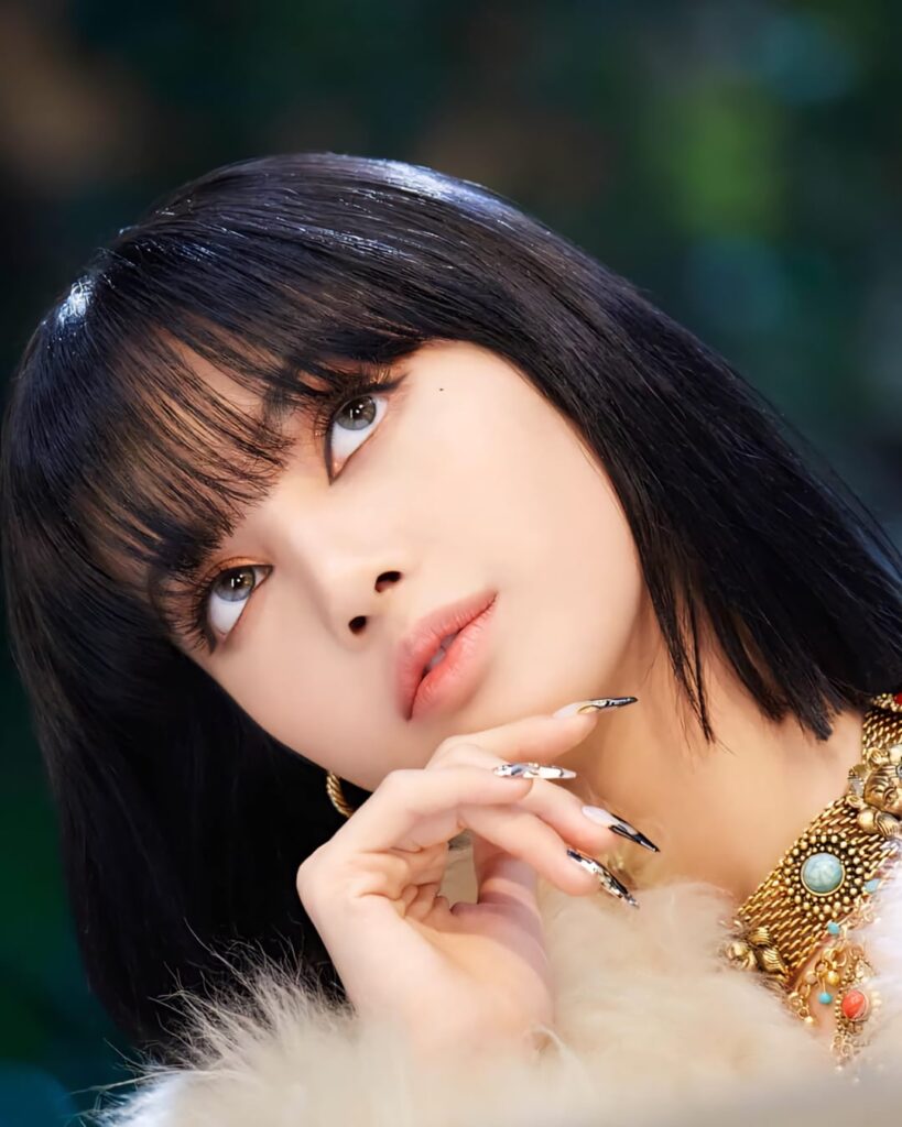 ليزا إنها جميلة جدا