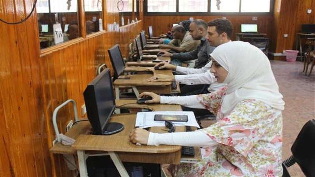 كليات تقبل من 60% أدبي 2025.. فرص قوية للطلاب في المرحلة التانية