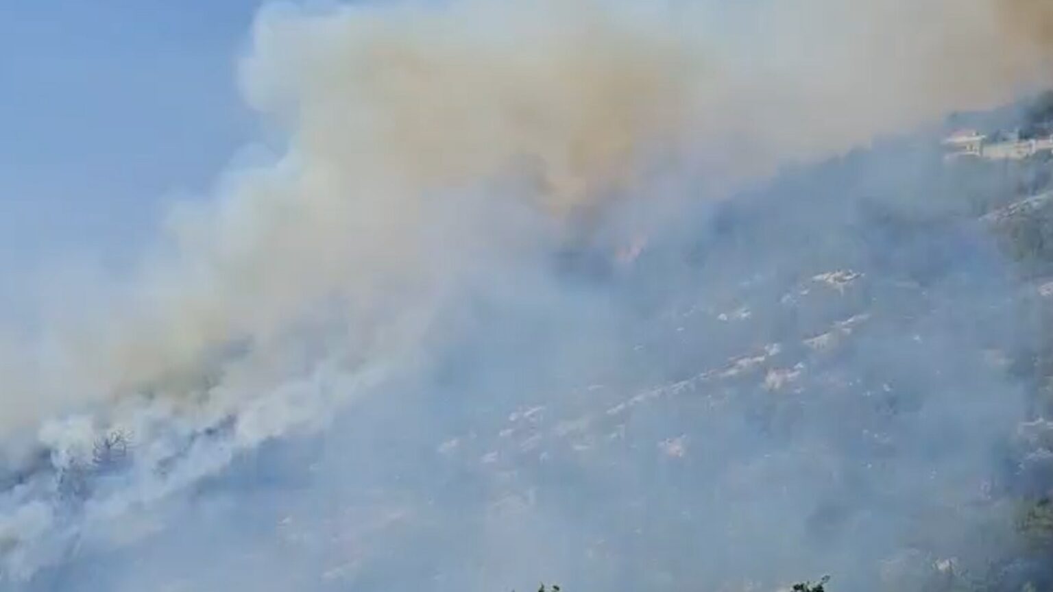 بالفيديو: حريق كبير - MTV Lebanon