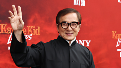 جاكي شان يفجّر مفاجأة: أنا لست شان ووالدي جاسوس