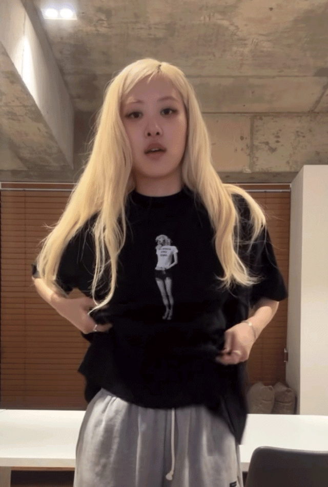 Rosé تظهر ميرش "الفتاة الأولى" الجديدة