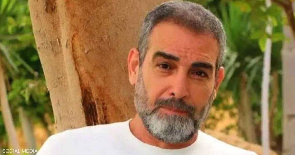 "رفض مصافحة شاب".. تصرف أحمد عبدالعزيز يثير الجدل في مصر