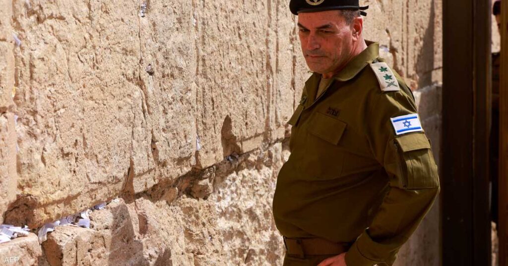 أزمة علنية.. وزير دفاع إسرائيل رفض لقاء رئيس الأركان بمكتبه أزمة علنية.. وزير دفاع إسرائيل رفض لقاء رئيس الأركان بمكتبه