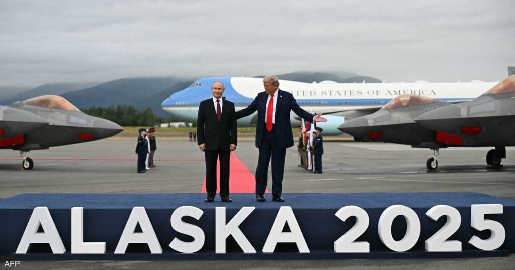 فيديو.. “الشبح” في السماء خلال استقبال ترامب لبوتين فيديو.. "الشبح" في السماء خلال استقبال ترامب لبوتين