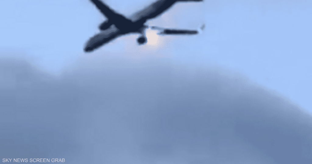 بالفيديو.. ذعر ورسائل وداع وألسنة لهب لطائرة في الجو