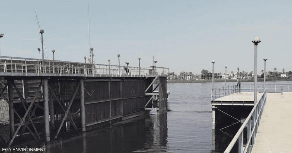 وزيرة مصرية: احتواء بقعة زيت خفيفة في نهر النيل وزيرة مصرية: احتواء بقعة زيت خفيفة في نهر النيل