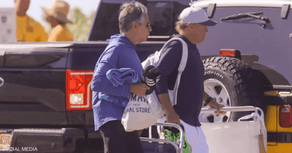 حافي القدمين.. إجبار بلينكن على مغادرة شاطئ “فاخر” حافي القدمين.. إجبار بلينكن على مغادرة شاطئ "فاخر"