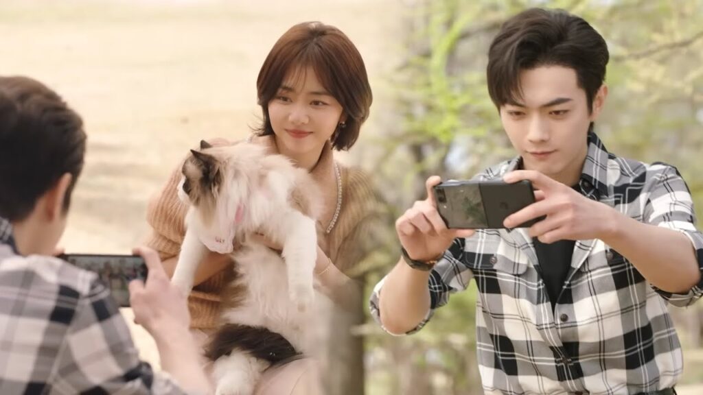 ينجح الرئيس الماكر في إسعاد حبيبته السابقة ولم يخف حبه لها❤️مشهد رومانسي من دراما "جميلة مثلك"