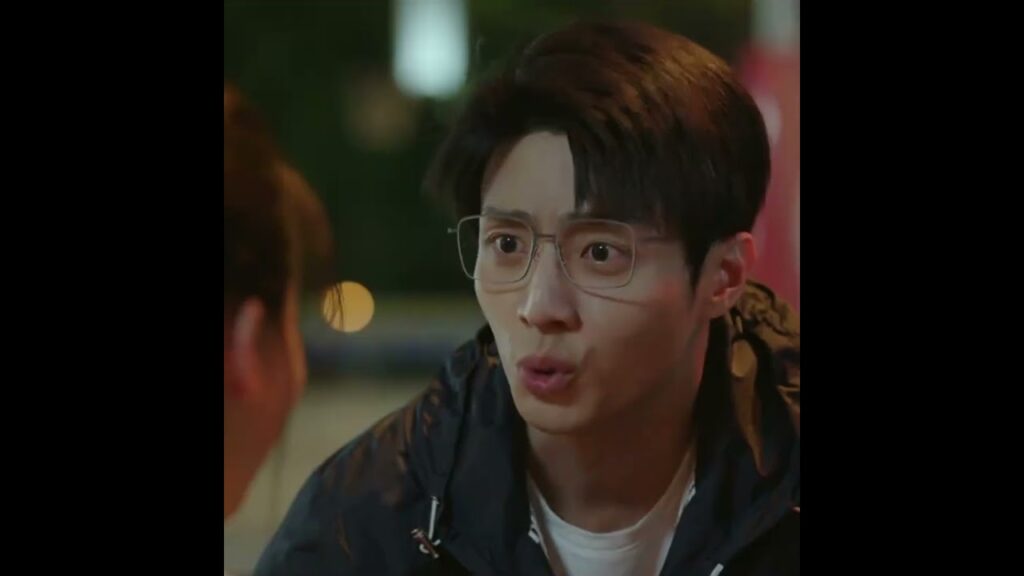 وقعت في حب طالبتي المشاكسة 💕  #ذروة_شبابنا #summitofouryouth #sunzhenni #chenjingke #youku #shorts