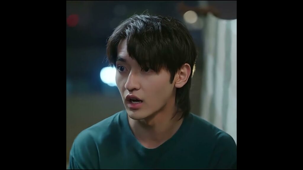 تحاول اخفاء حبيبها عن امها و اخيها 😂😂 #ذروة_شبابنا #summitofouryouth #sunzhenni #chenjingke #youku