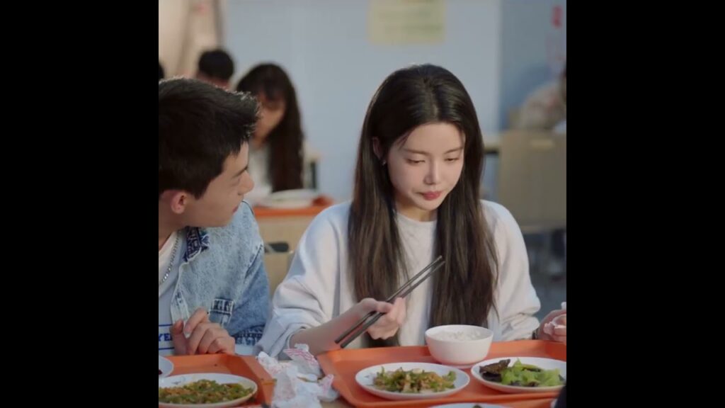 رجلان يتنافسان للفوز بقلبها 😂😂💕 #ذروة_شبابنا #summitofouryouth #sunzhenni #chenjingke #youku #shorts رجلان يتنافسان للفوز بقلبها 😂😂💕 #ذروة_شبابنا #summitofouryouth #sunzhenni #chenjingke #youku #shorts