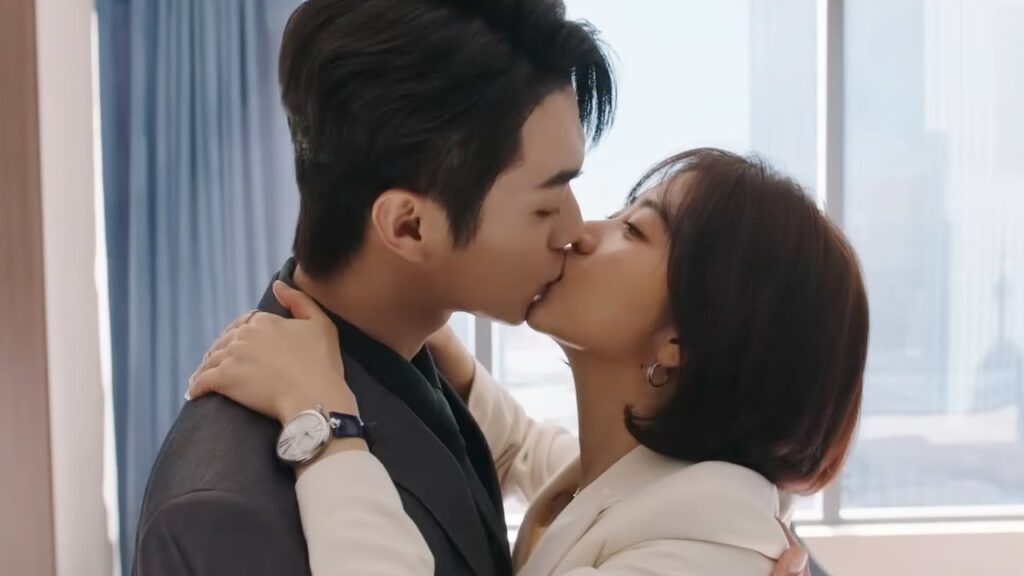 يتصرف الرئيس المتشبث بزوجته بوقاحة ويطلب منها قبلة في الصباح الباكر❤️مشهد من "جميلة مثلك"