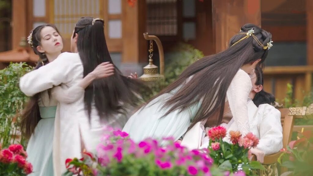 من الواضح أنك تحبينني، فلماذا ترفضين الاعتراف بذلك؟”❤️مشهد رومانسي من دراما “قدر الحب "من الواضح أنك تحبينني، فلماذا ترفضين الاعتراف بذلك؟"❤️مشهد رومانسي من دراما "قدر الحب"