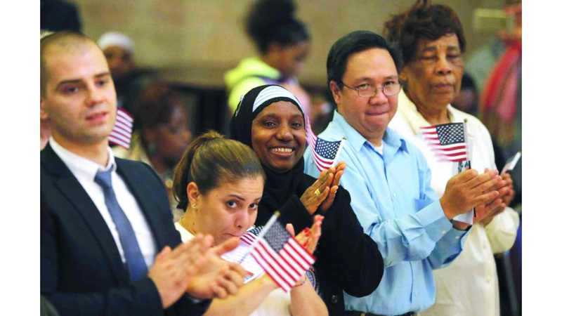 25 مليون مواطن مُجنس يعيشون في الولايات المتحدة. رويترز