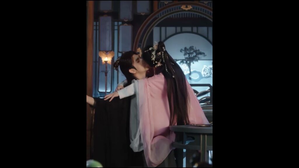 لن تقاوم قبلاتي💕 #chenfeiyu #arthurchen #wangyinglu #عندما_يجلب_القدر_الشيطان #youku #shorts